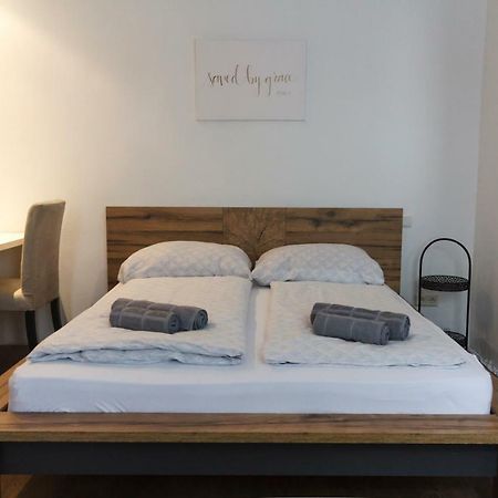 Trending Apartment Wina Bagian luar foto