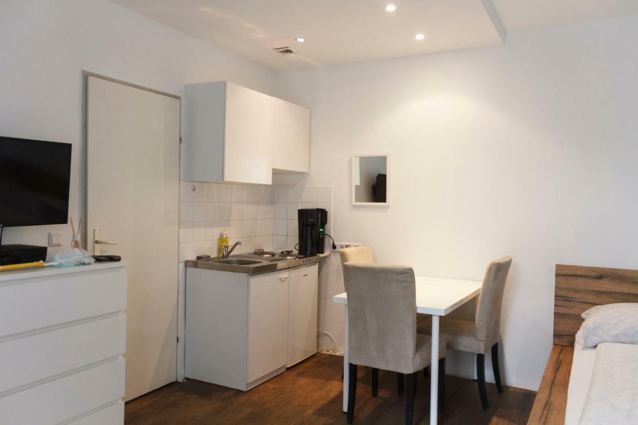 Trending Apartment Wina Bagian luar foto
