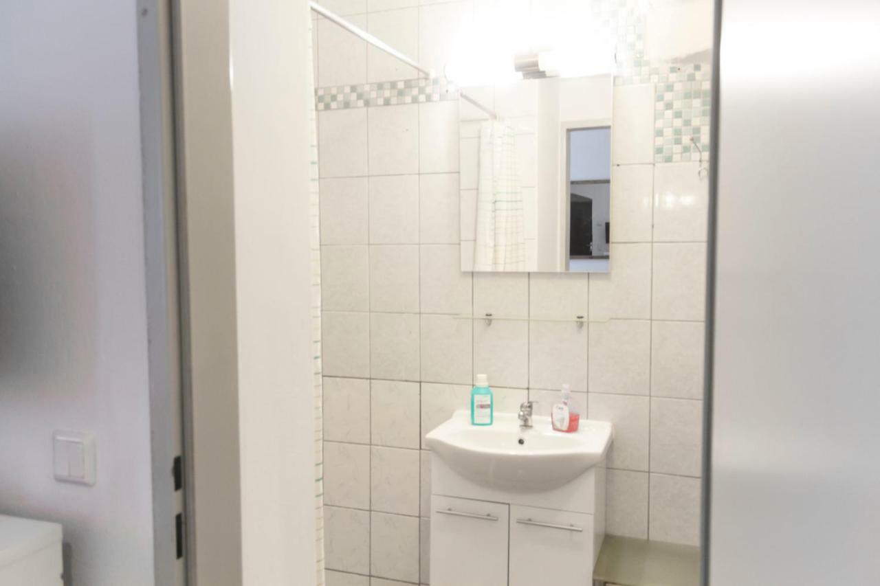 Trending Apartment Wina Bagian luar foto