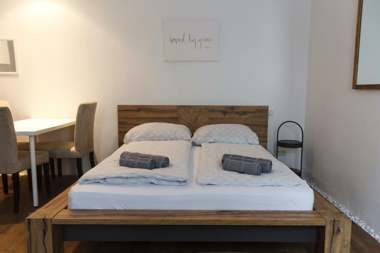 Trending Apartment Wina Bagian luar foto