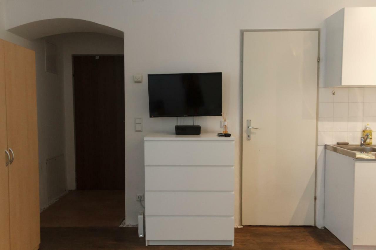 Trending Apartment Wina Bagian luar foto